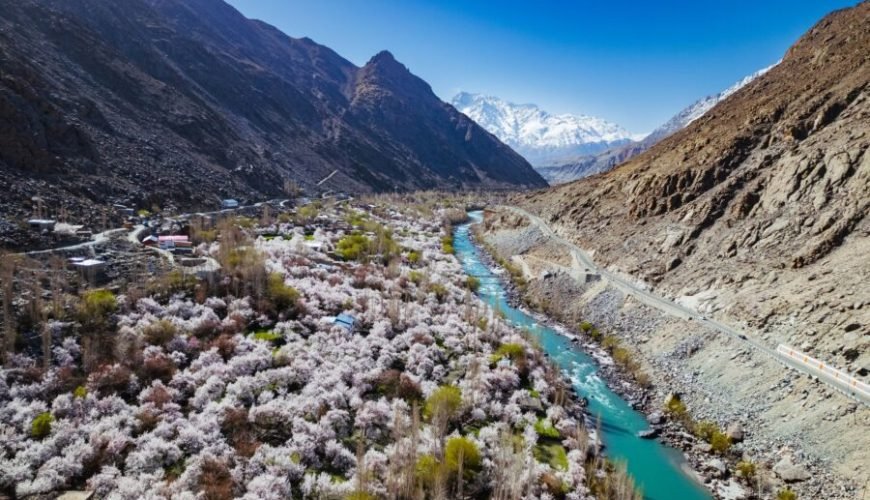 Travel Tips, Nearby Attractions & Why You Should Visit in Hanoo