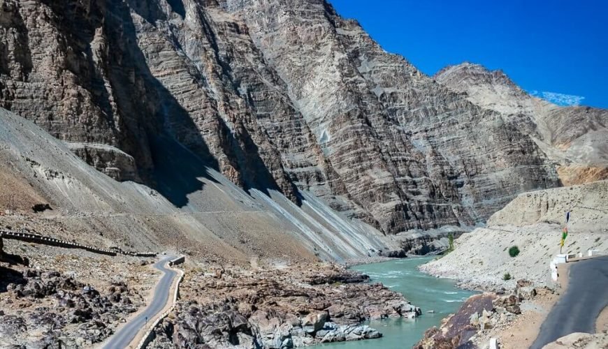 Travel Tips, Nearby Attractions & Why You Should Visit in Dah