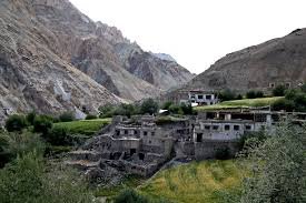 Chilling & Sumda Chenmo